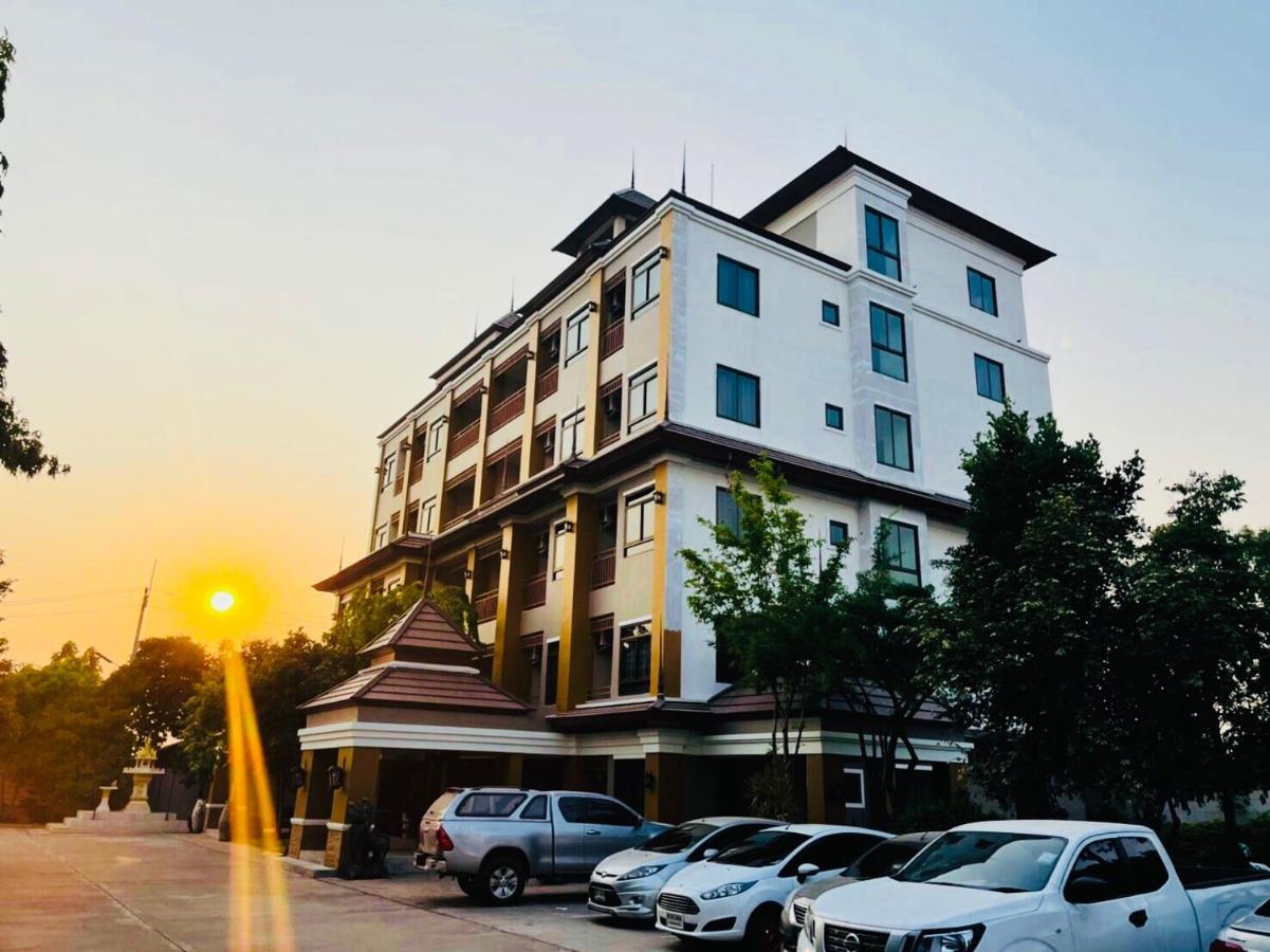 The Green Residence 304 Si Maha Phot エクステリア 写真