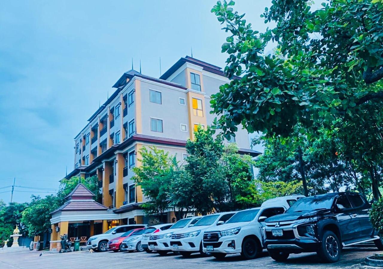 The Green Residence 304 Si Maha Phot エクステリア 写真
