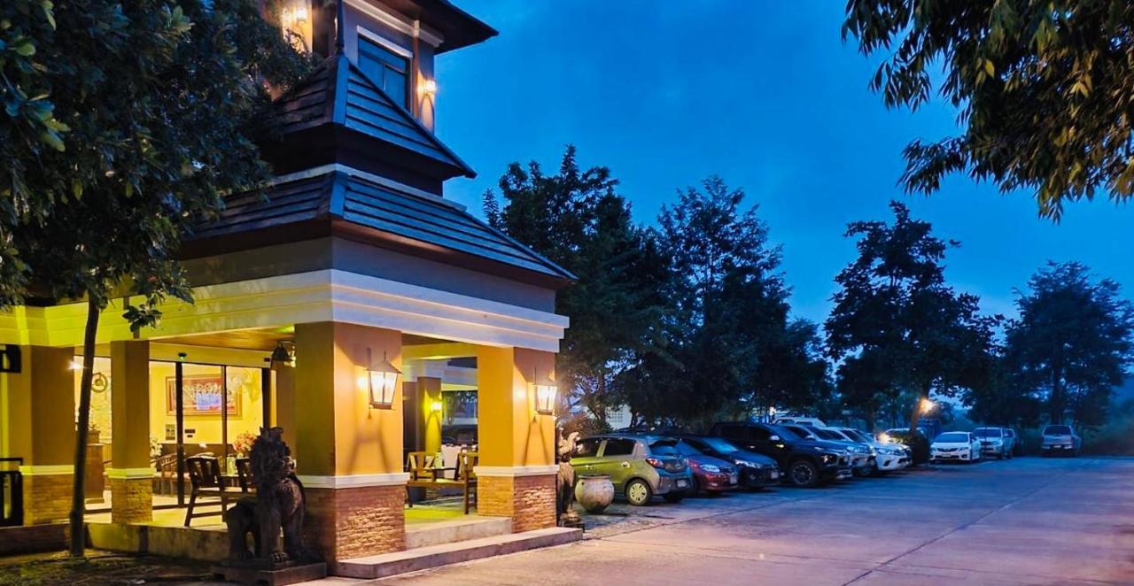 The Green Residence 304 Si Maha Phot エクステリア 写真