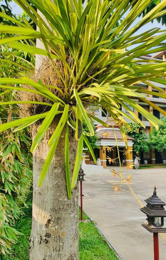 The Green Residence 304 Si Maha Phot エクステリア 写真