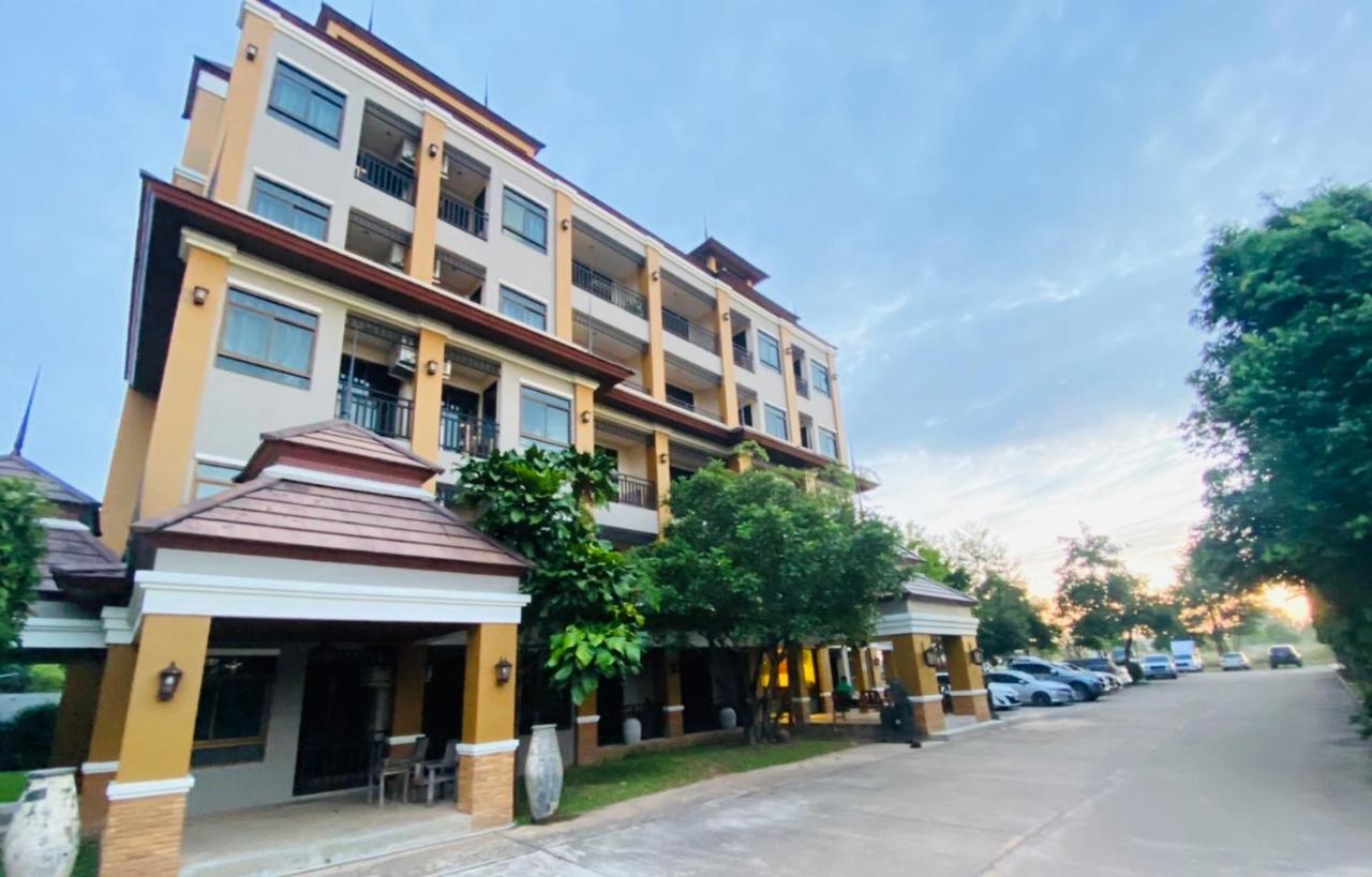 The Green Residence 304 Si Maha Phot エクステリア 写真